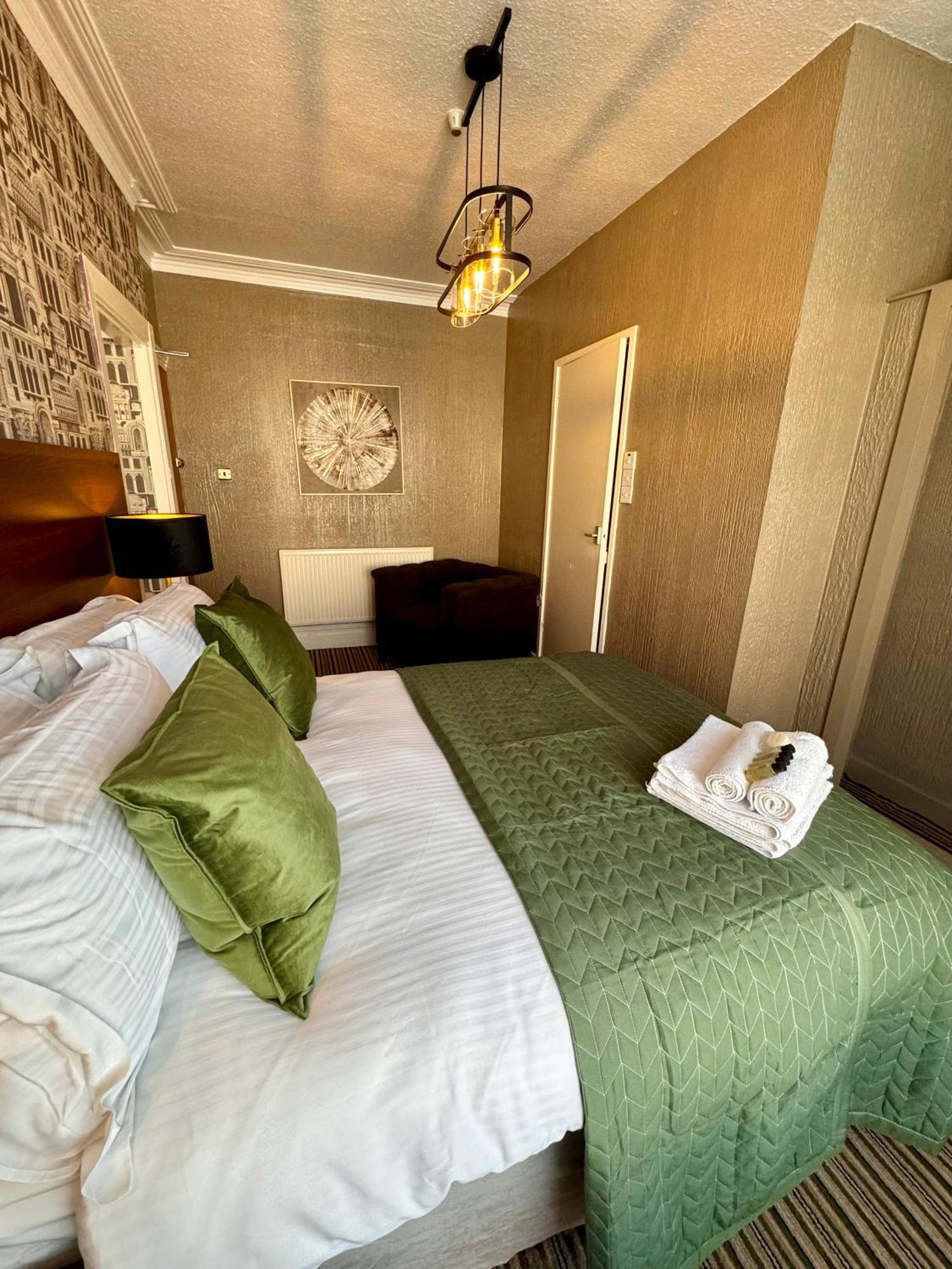 بلاكبول Delovely Hotel المظهر الخارجي الصورة